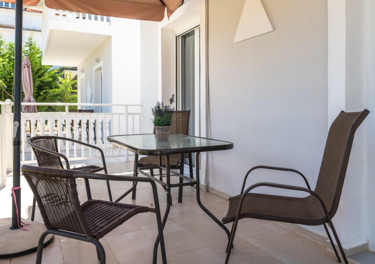 Villa Antonis Deluxe Apartments Amoudi Esterno foto