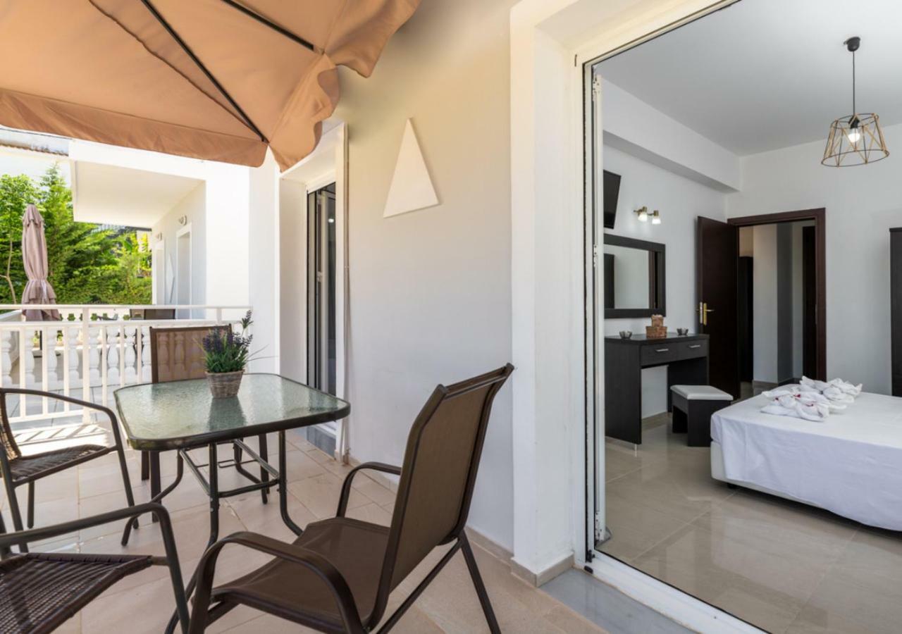 Villa Antonis Deluxe Apartments Amoudi Esterno foto